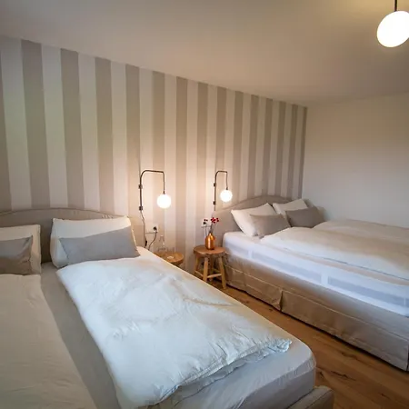 Schoenblick Apartment *