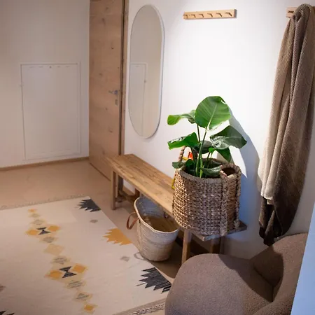 Schoenblick Apartment *